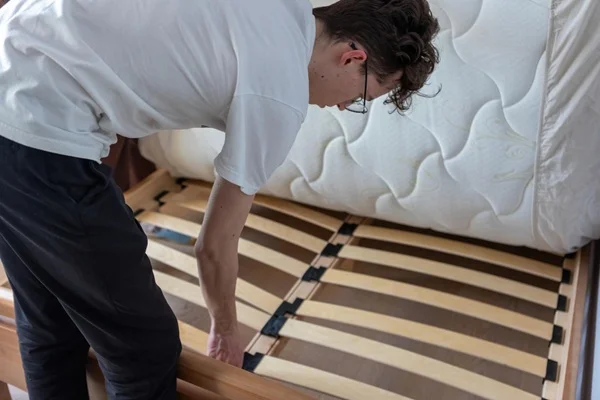 Dismantling the Bed
