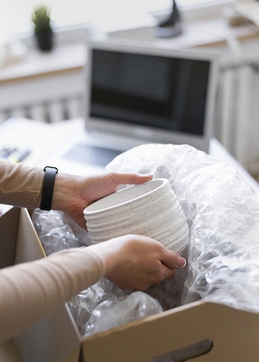 Poor Quality Packing Material While Moving Poor Quality Packing Material